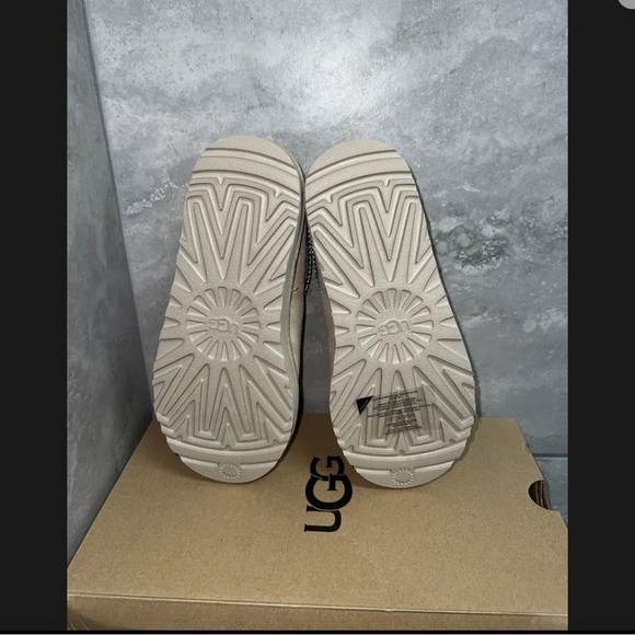UGG TASMAN - Picture 5 of 5